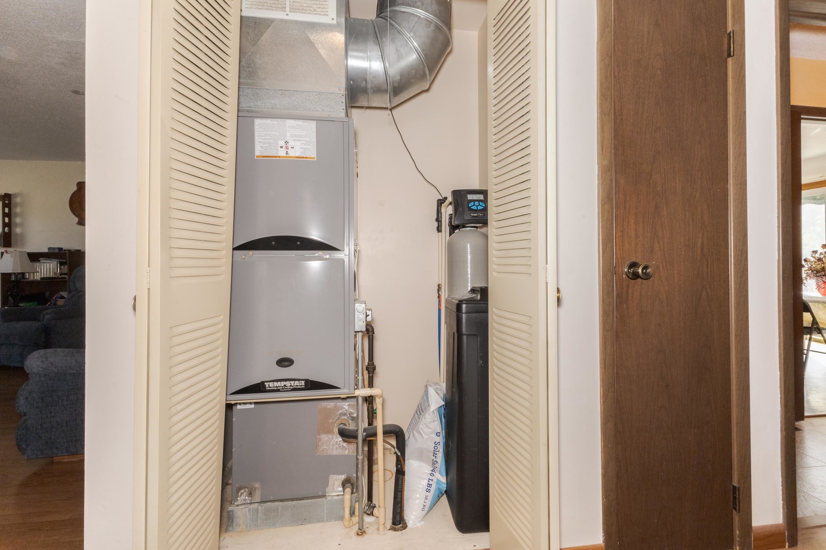 504 West Jackson Street Cullom, IL 60929 - Photo 36 of 51 a bathroom with a bathtub and shower