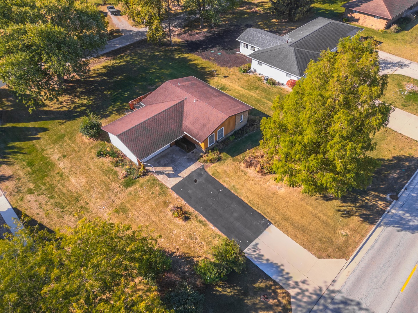 504 West Jackson Street Cullom, IL 60929 - Photo 4 of 51 a view of an outdoor space and yard