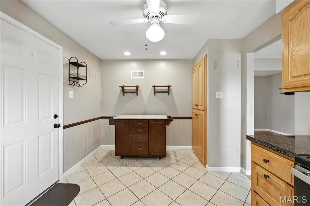 9800 Ridgely Lane Affton, MO 63123 - Photo 14 of 38