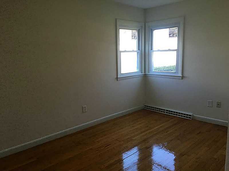 13 Wood Road Middletown, RI 02842 - Photo 11 of 22 Bedroom.