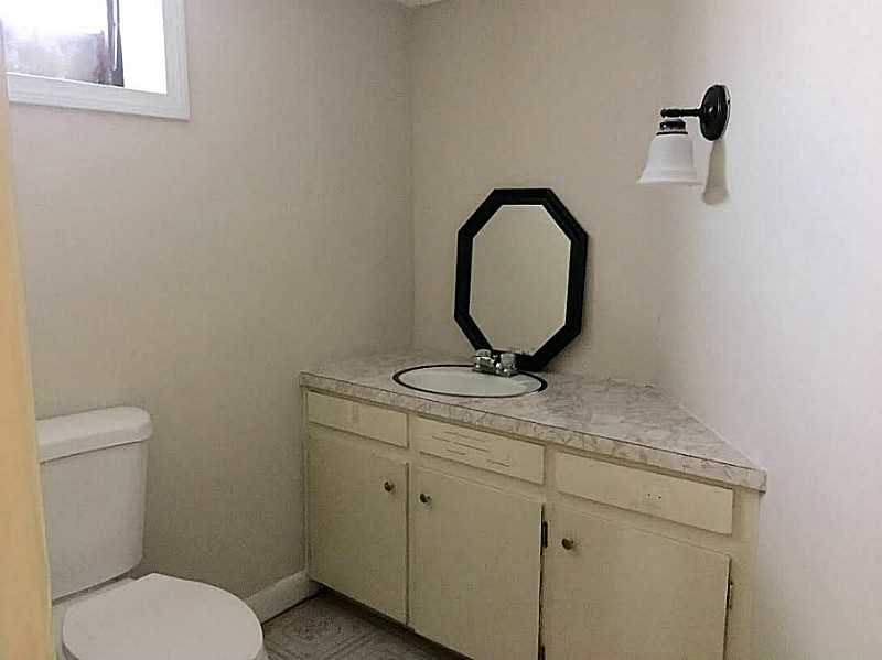 13 Wood Road Middletown, RI 02842 - Photo 19 of 22 Bathroom.