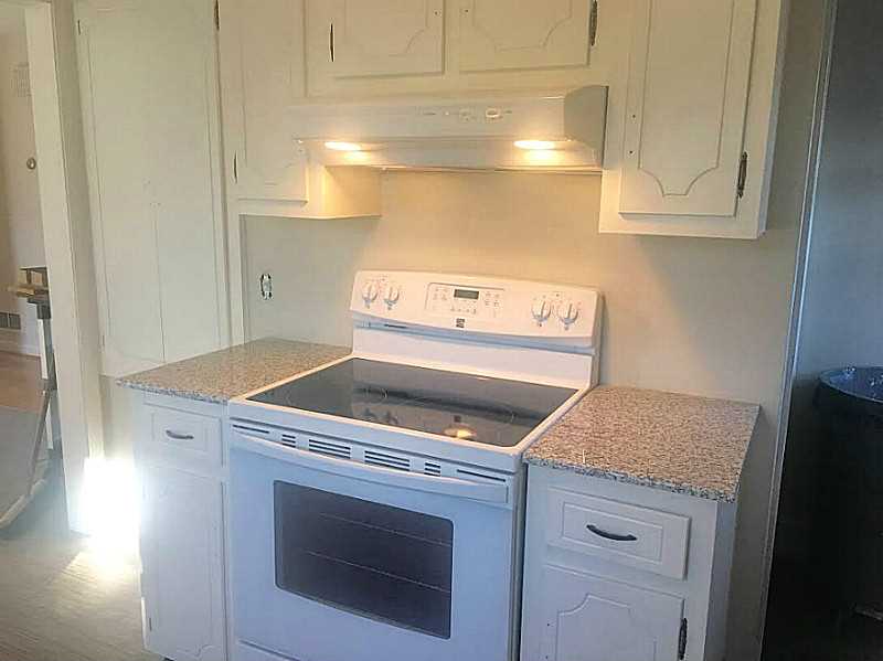 13 Wood Road Middletown, RI 02842 - Photo 6 of 22 Kitchen.