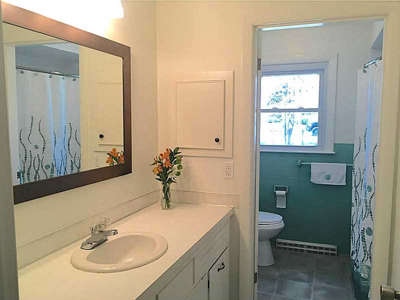 13 Wood Road Middletown, RI 02842 - Photo 8 of 22 Bathroom.