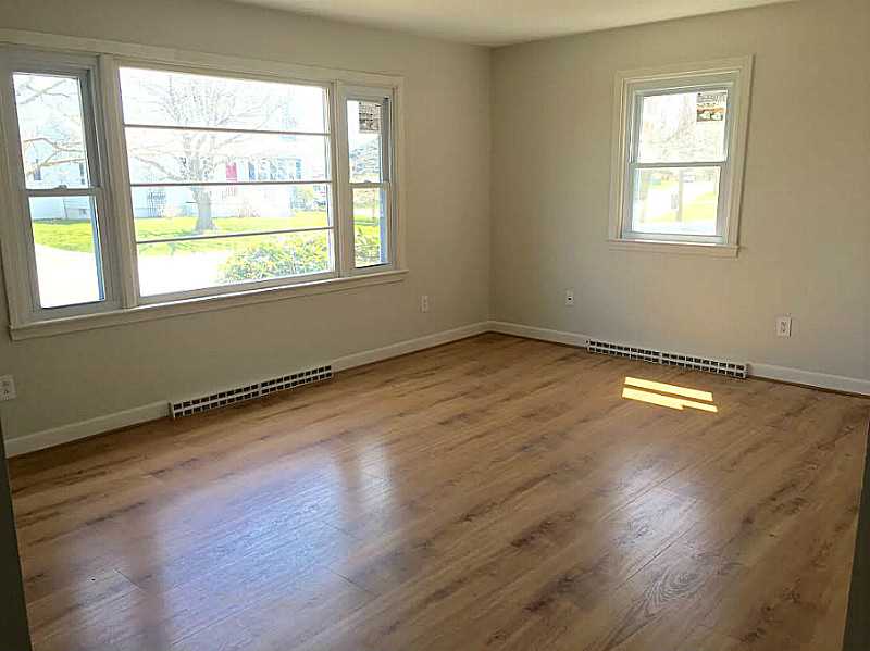 13 Wood Road Middletown, RI 02842 - Photo 9 of 22 Living Room.