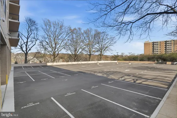 $1,850 | 5500 Holmes Run Parkway, Unit 703, Alexandria, VA 22304