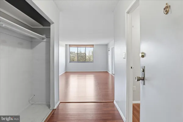 $1,850 | 5500 Holmes Run Parkway, Unit 703, Alexandria, VA 22304