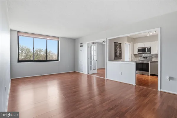 $1,850 | 5500 Holmes Run Parkway, Unit 703, Alexandria, VA 22304