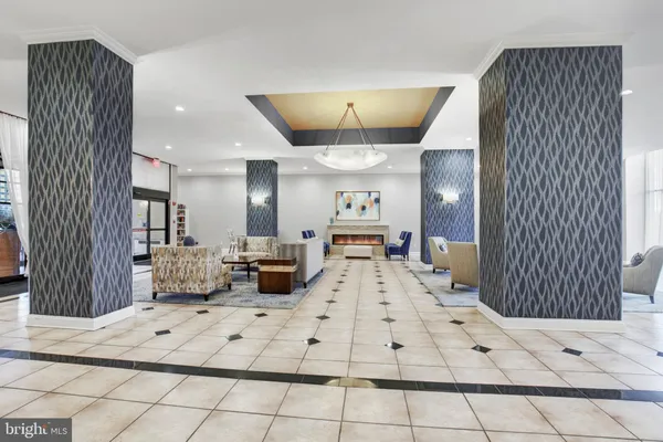 $1,900 | 5500 Holmes Run Parkway, Unit 703, Alexandria, VA 22304