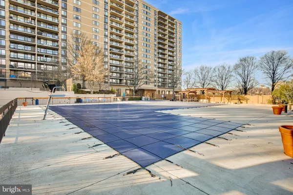 $1,900 | 5500 Holmes Run Parkway, Unit 703, Alexandria, VA 22304