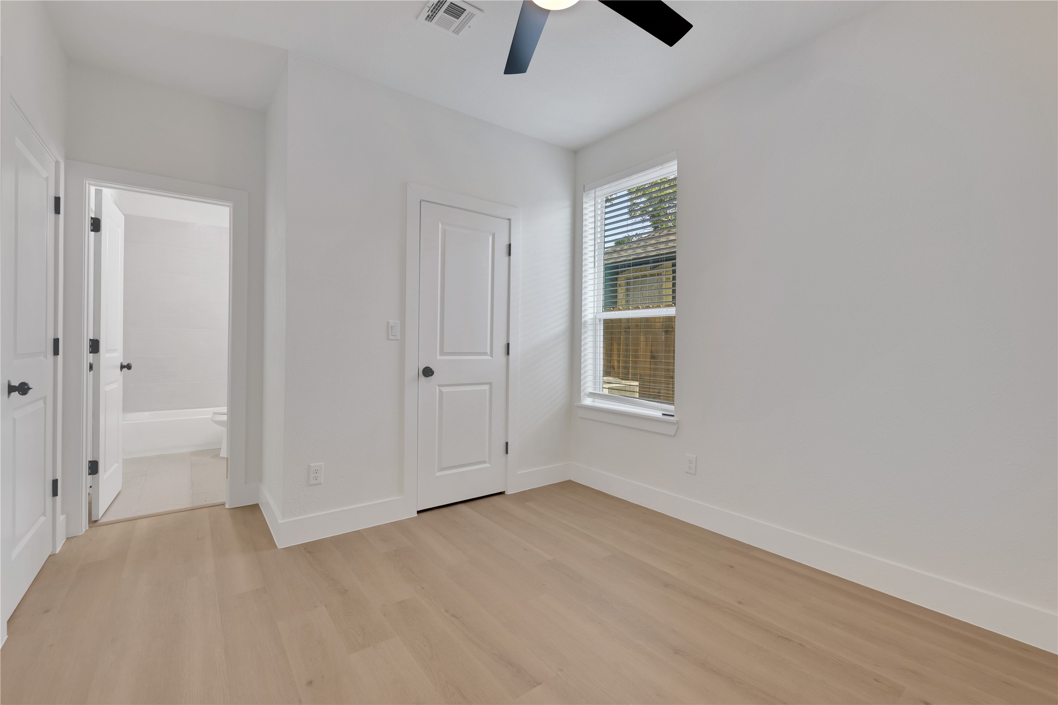 2613 Delafield Street, Unit 2 Houston, TX 77023 - Photo 14 of 27
