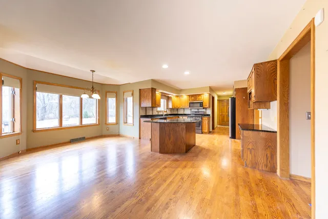 $599,900 | 1819 West Aberdeen Drive, Janesville, WI 53545