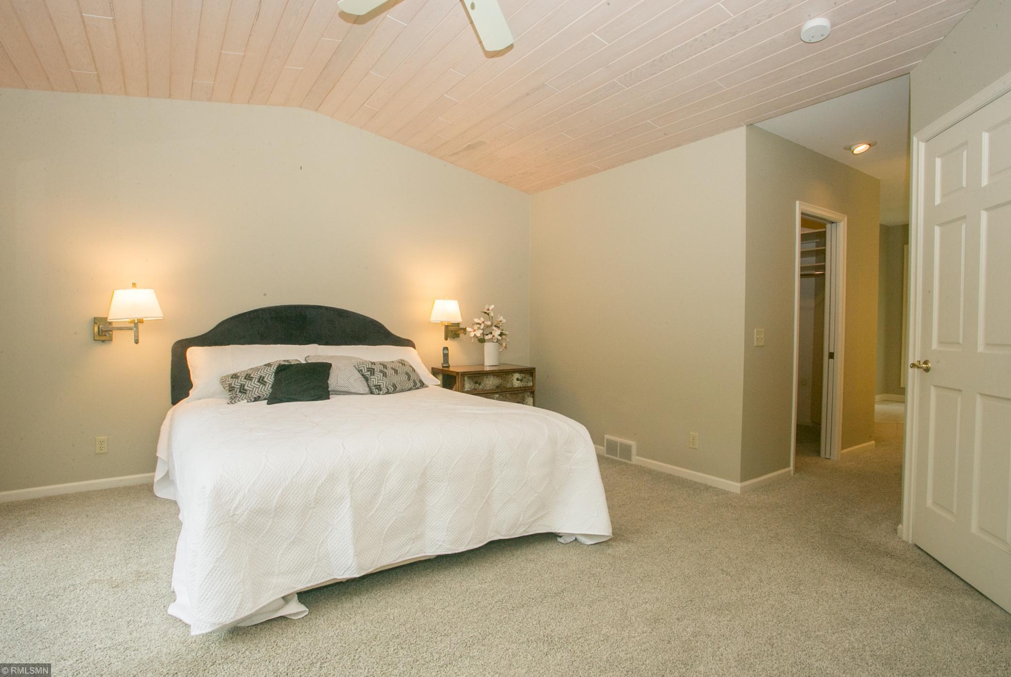 8009 Lea Road Bloomington, MN 55438 - Photo 17 of 67 Gallery Image 17