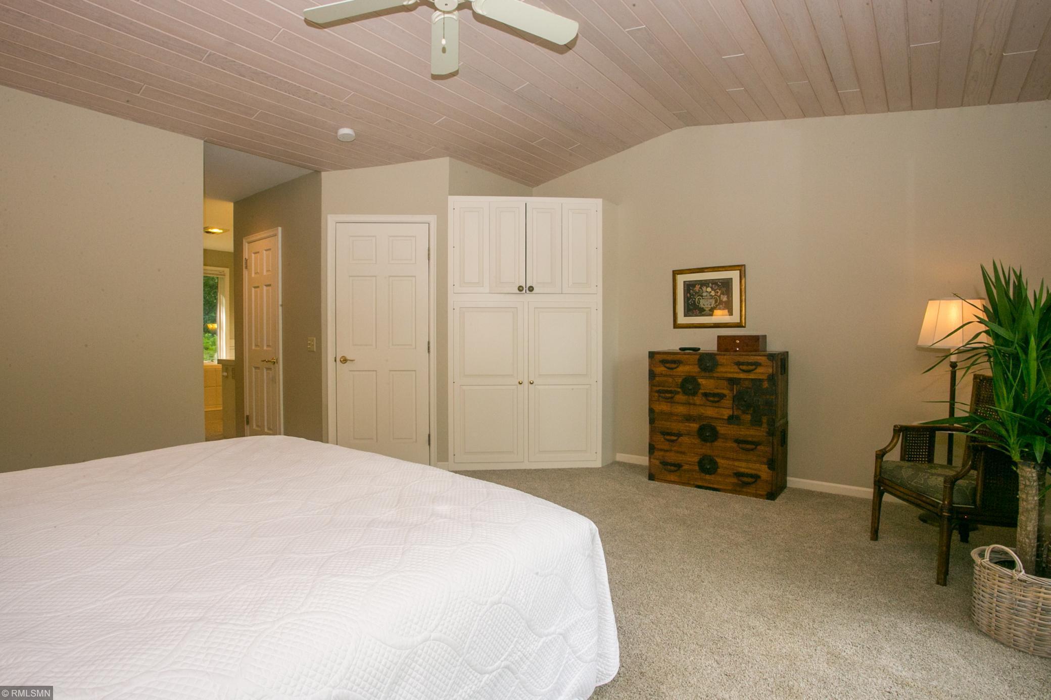 8009 Lea Road Bloomington, MN 55438 - Photo 18 of 67 Gallery Image 18