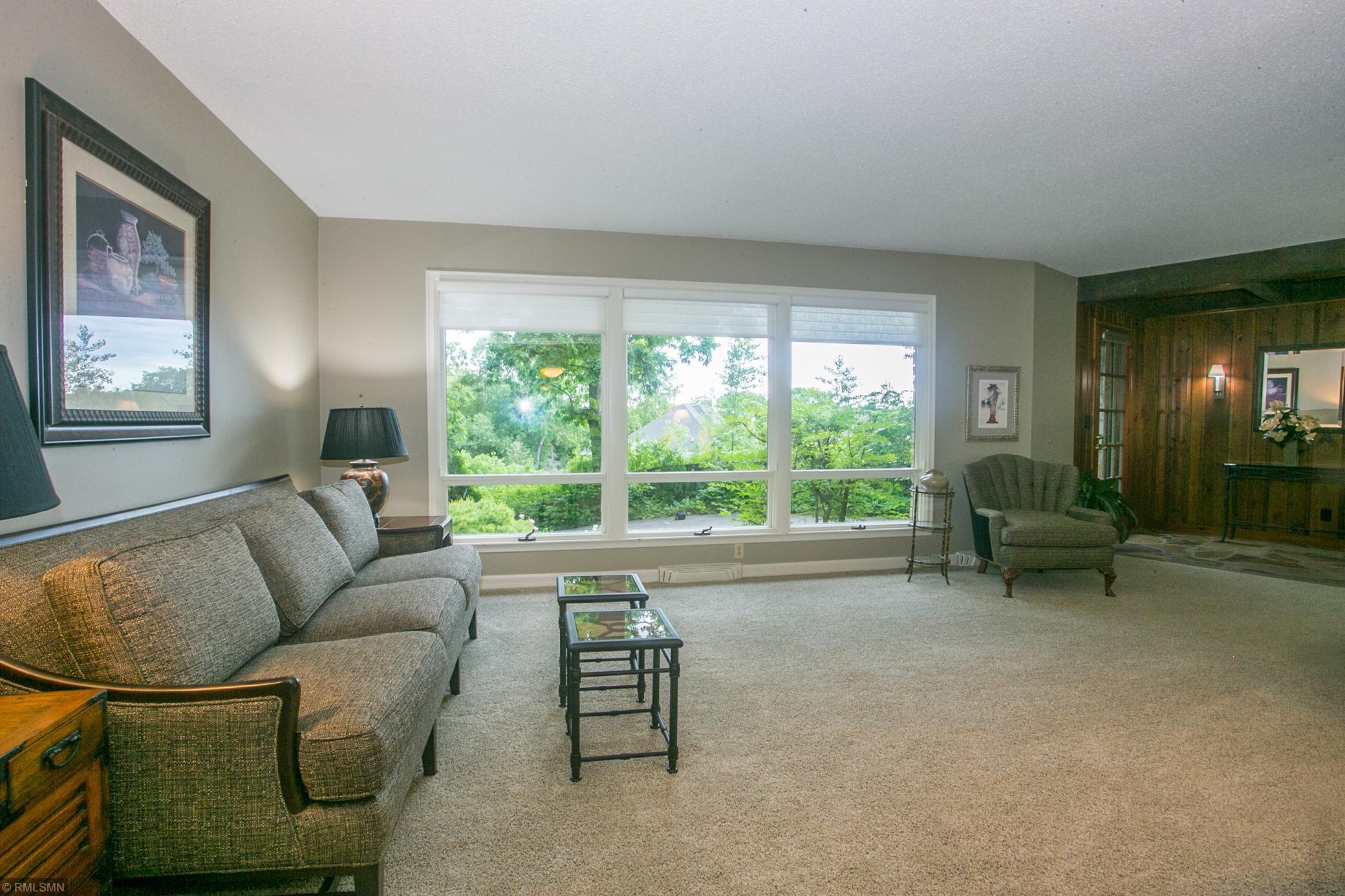 8009 Lea Road Bloomington, MN 55438 - Photo 4 of 67 Gallery Image 4