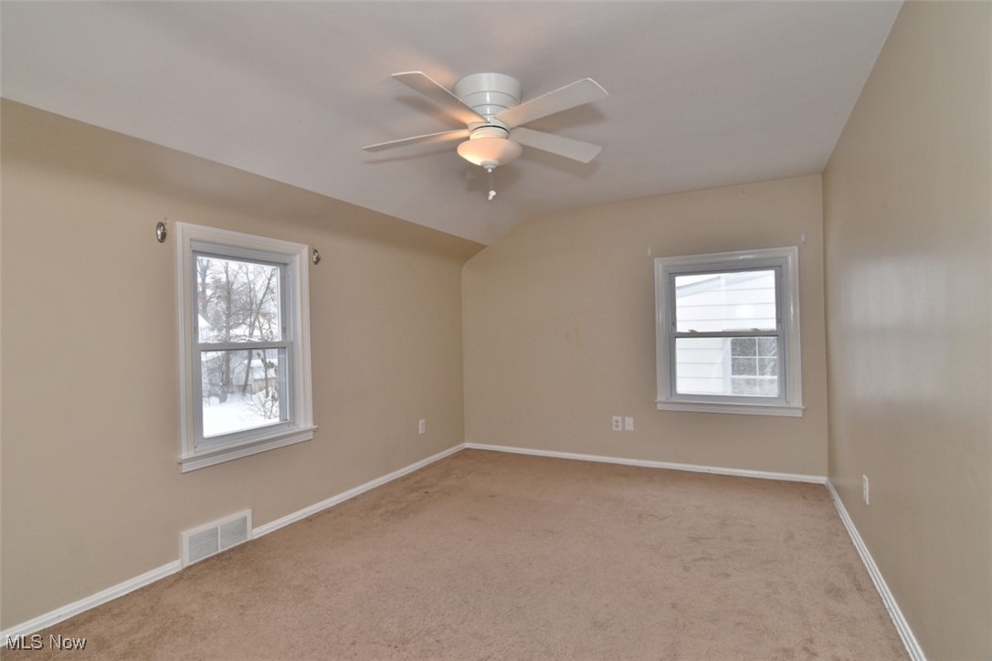 1491 Edgefield Road Cleveland, OH 44124 - Photo 28 of 41