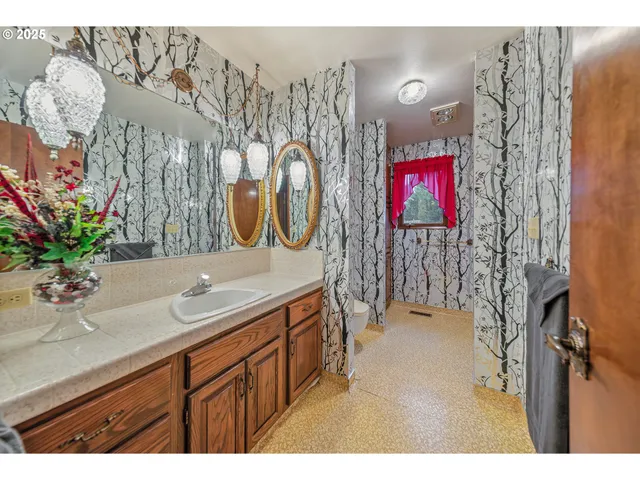 a view of a entryway