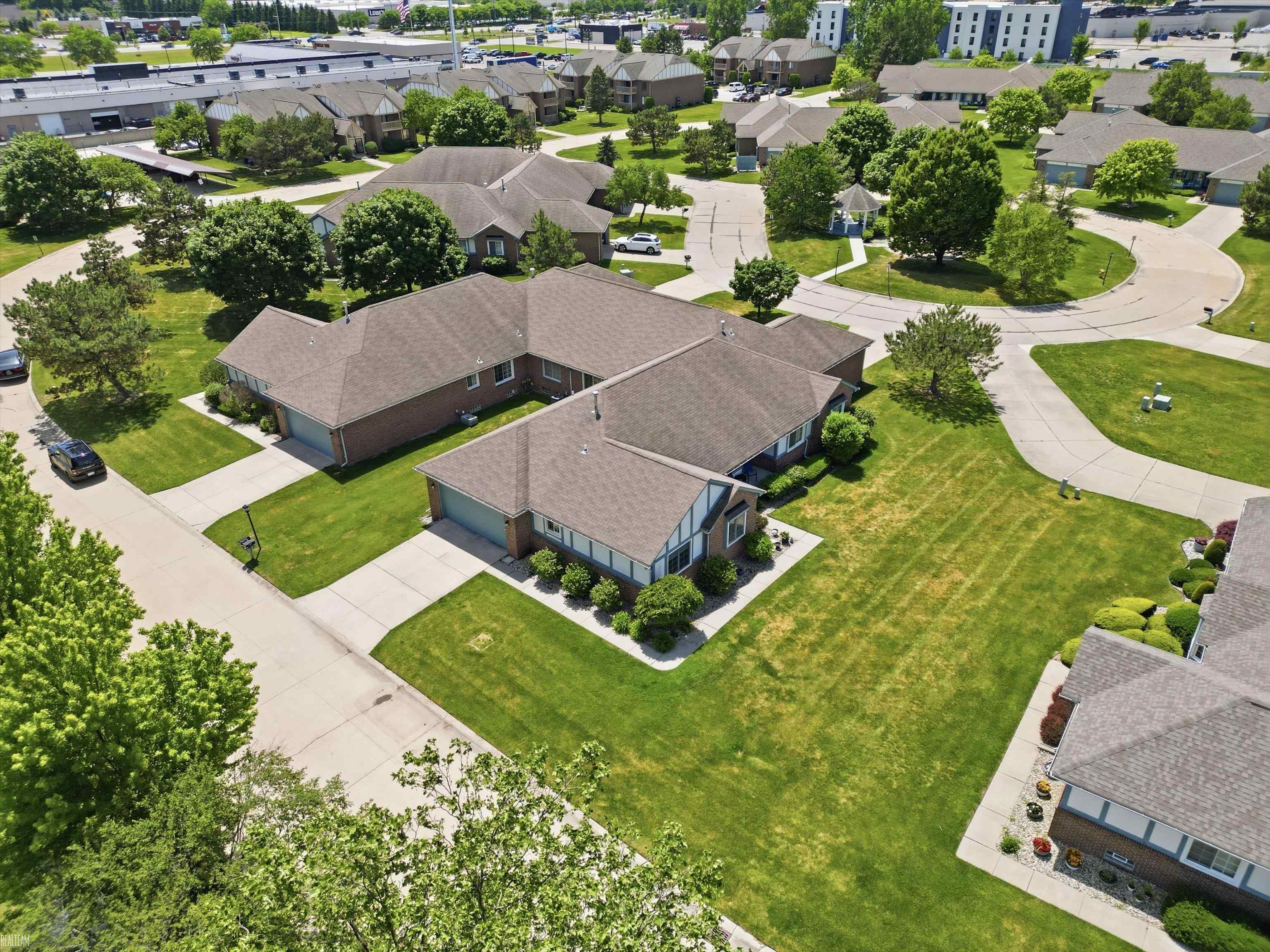 45461 Nottingham Drive, Unit 97 Macomb, MI 48044 - Photo 10 of 42