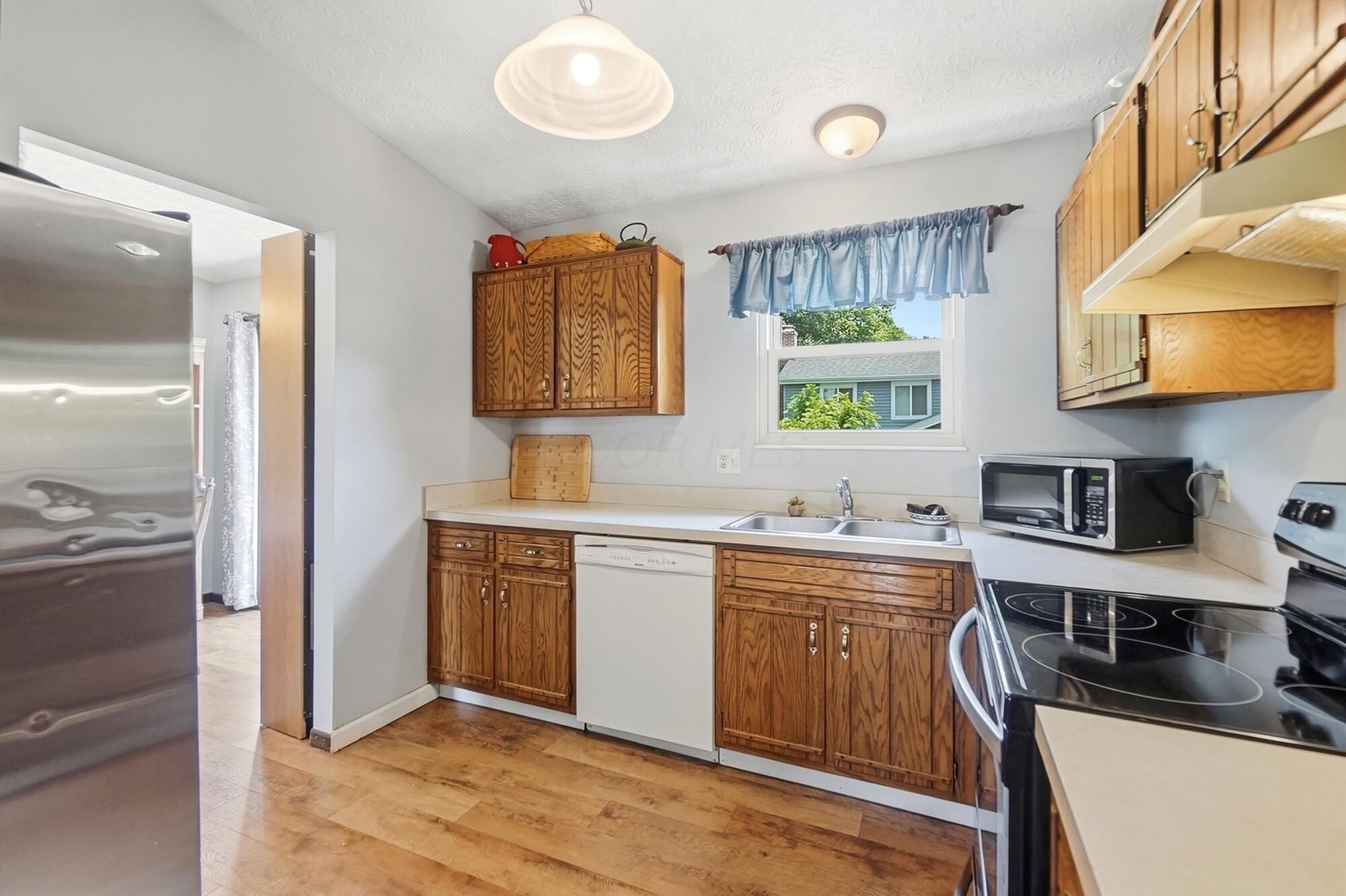352 Timbercreek Road Reynoldsburg, OH 43068 - Photo 6 of 41 Kitchen