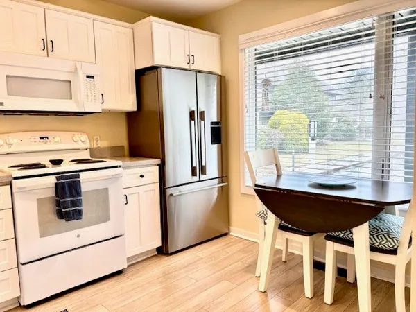 $750,000 | 6 Brandywine Lane, Narragansett, RI 02882