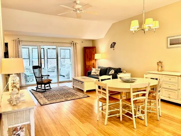 $750,000 | 6 Brandywine Lane, Narragansett, RI 02882