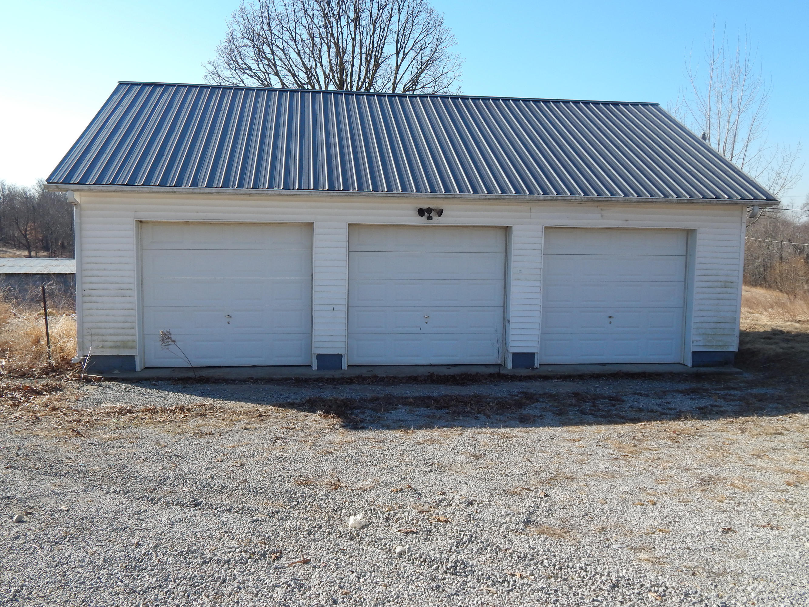 30 Lindsey Road Leitchfield, KY 42754 - Photo 30 of 32 30 lindsey garage 9