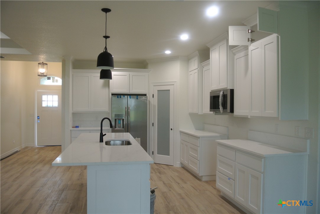 112 Rustic Woods Marion, TX 78124 - Photo 4 of 12