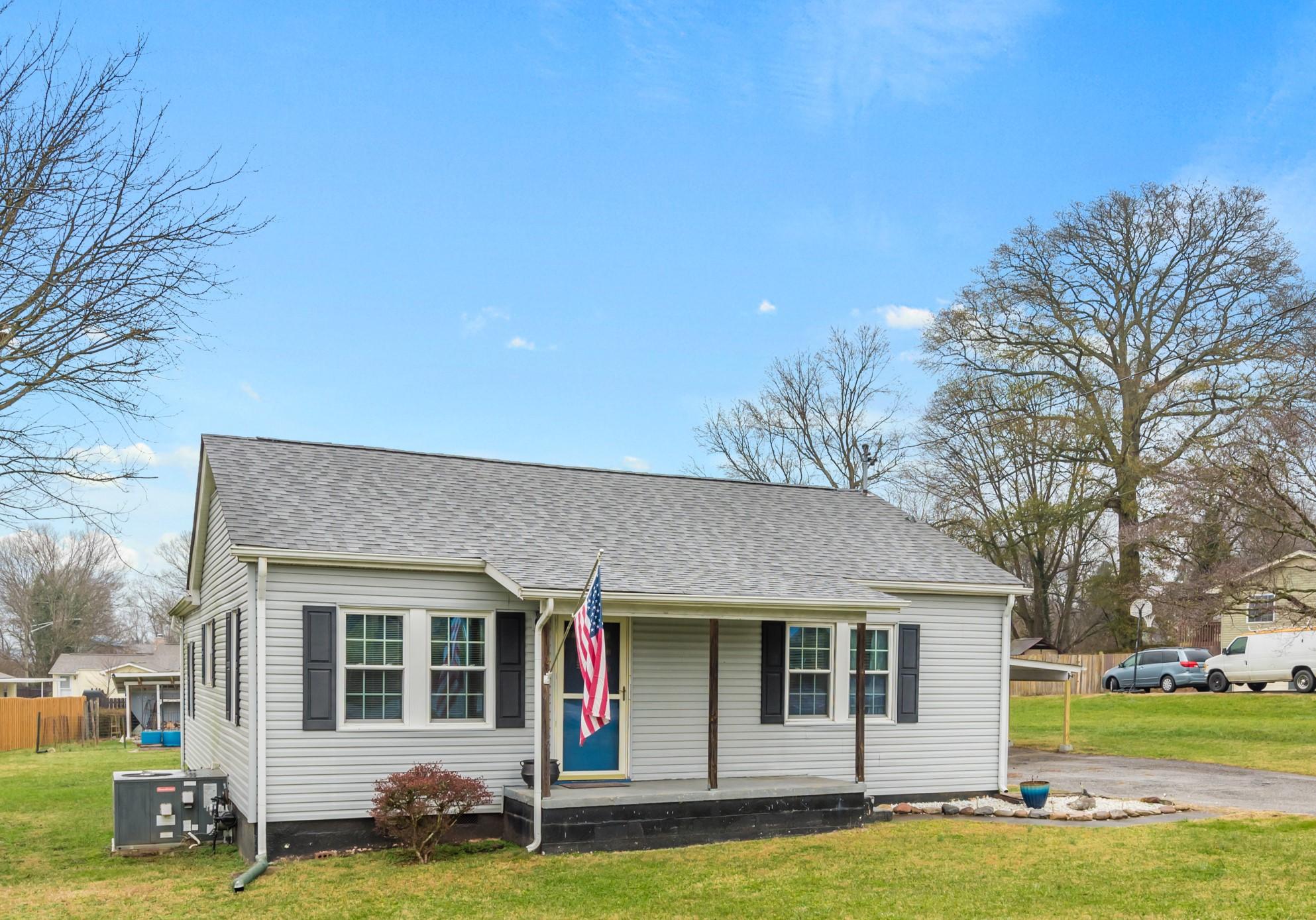 311 Taylor Road Knoxville, TN 37920 - Photo 2 of 37 2_311TaylorRd-31_CR