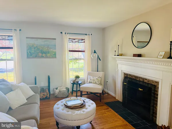 $4,500 | 3810 Lynn Regis Court, Fairfax, VA 22031