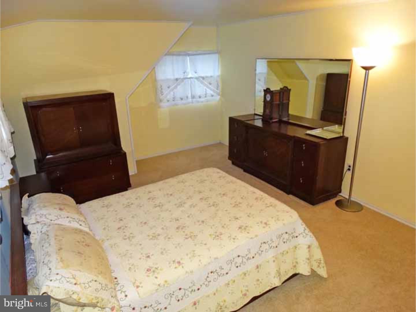 9 Hyacinth Road Levittown, PA 19056 - Photo 14 of 21 Gallery Image 14