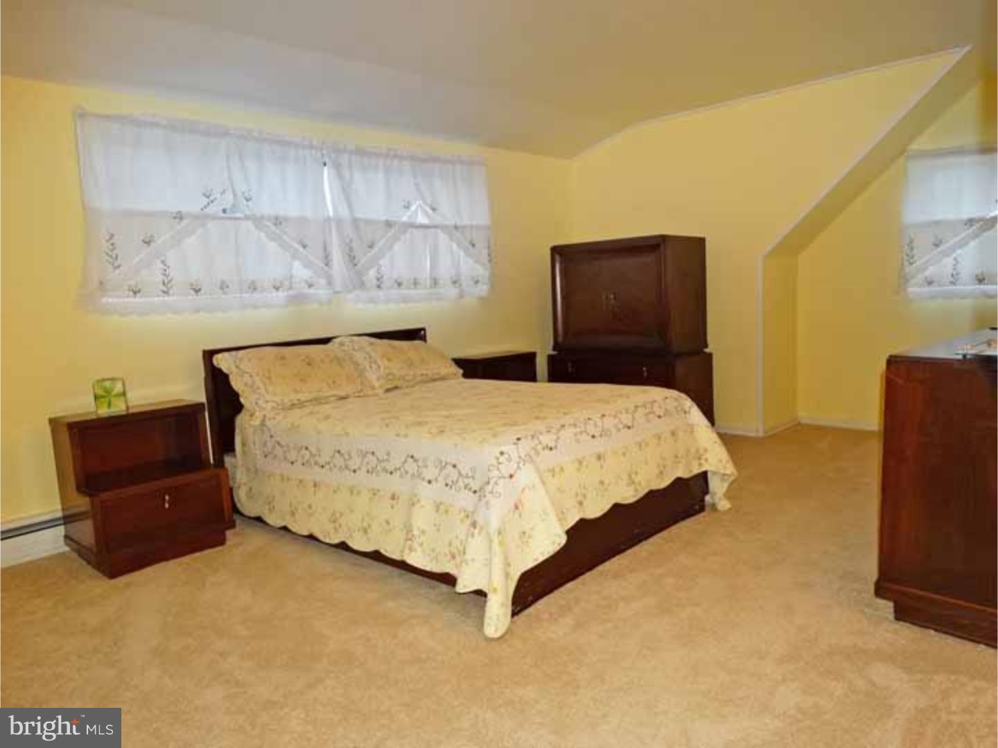 9 Hyacinth Road Levittown, PA 19056 - Photo 15 of 21 Gallery Image 15