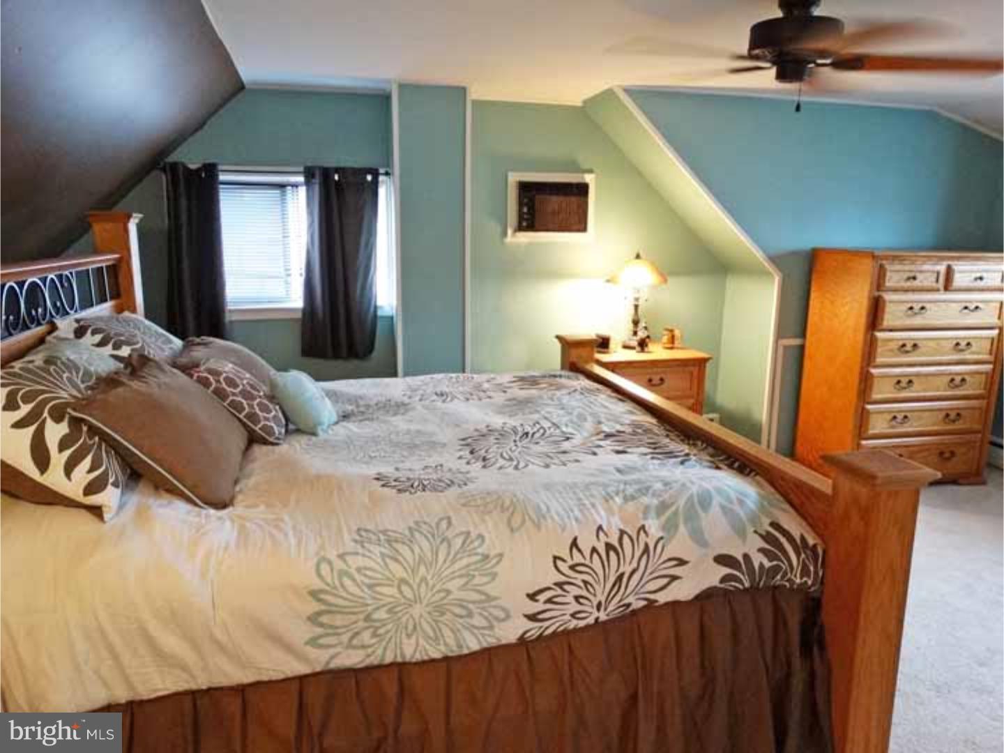 9 Hyacinth Road Levittown, PA 19056 - Photo 16 of 21 Gallery Image 16