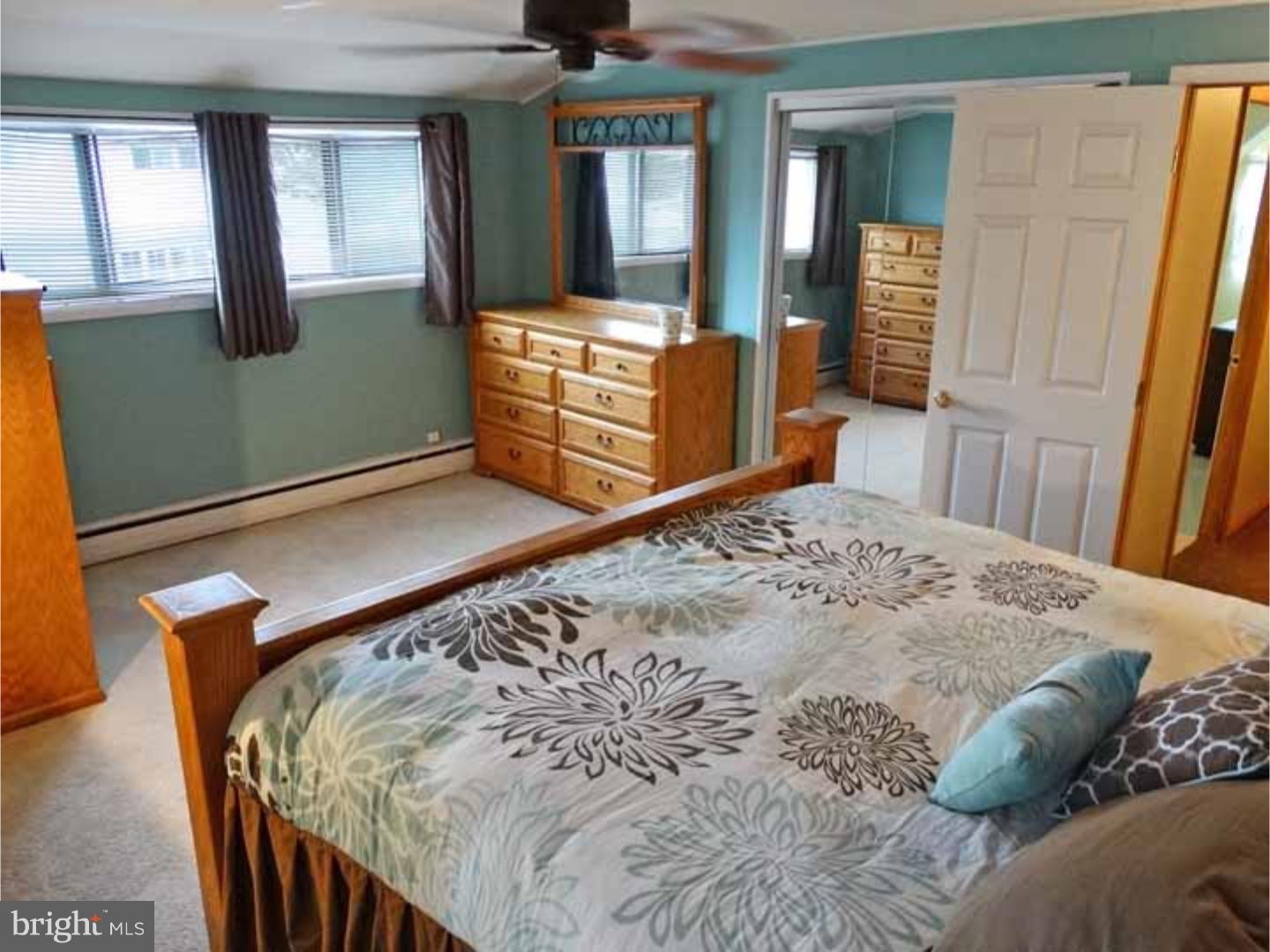 9 Hyacinth Road Levittown, PA 19056 - Photo 17 of 21 Gallery Image 17