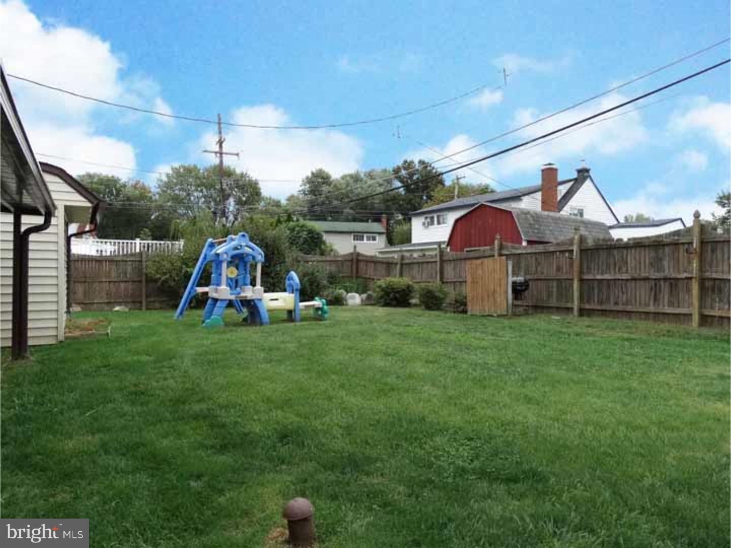 9 Hyacinth Road Levittown, PA 19056 - Photo 20 of 21 Gallery Image 20