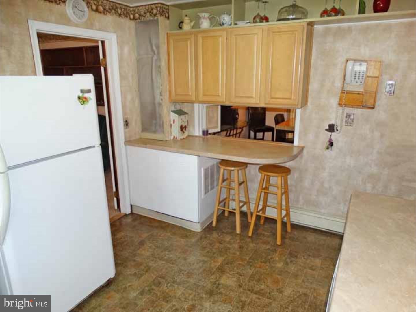 9 Hyacinth Road Levittown, PA 19056 - Photo 4 of 21 Gallery Image 4