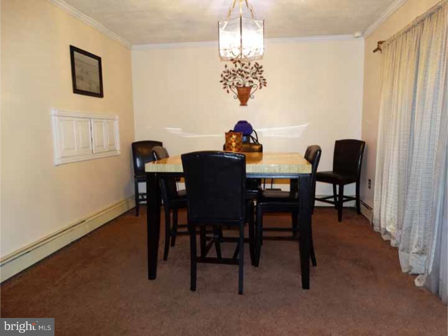 9 Hyacinth Road Levittown, PA 19056 - Photo 7 of 21 Gallery Image 7