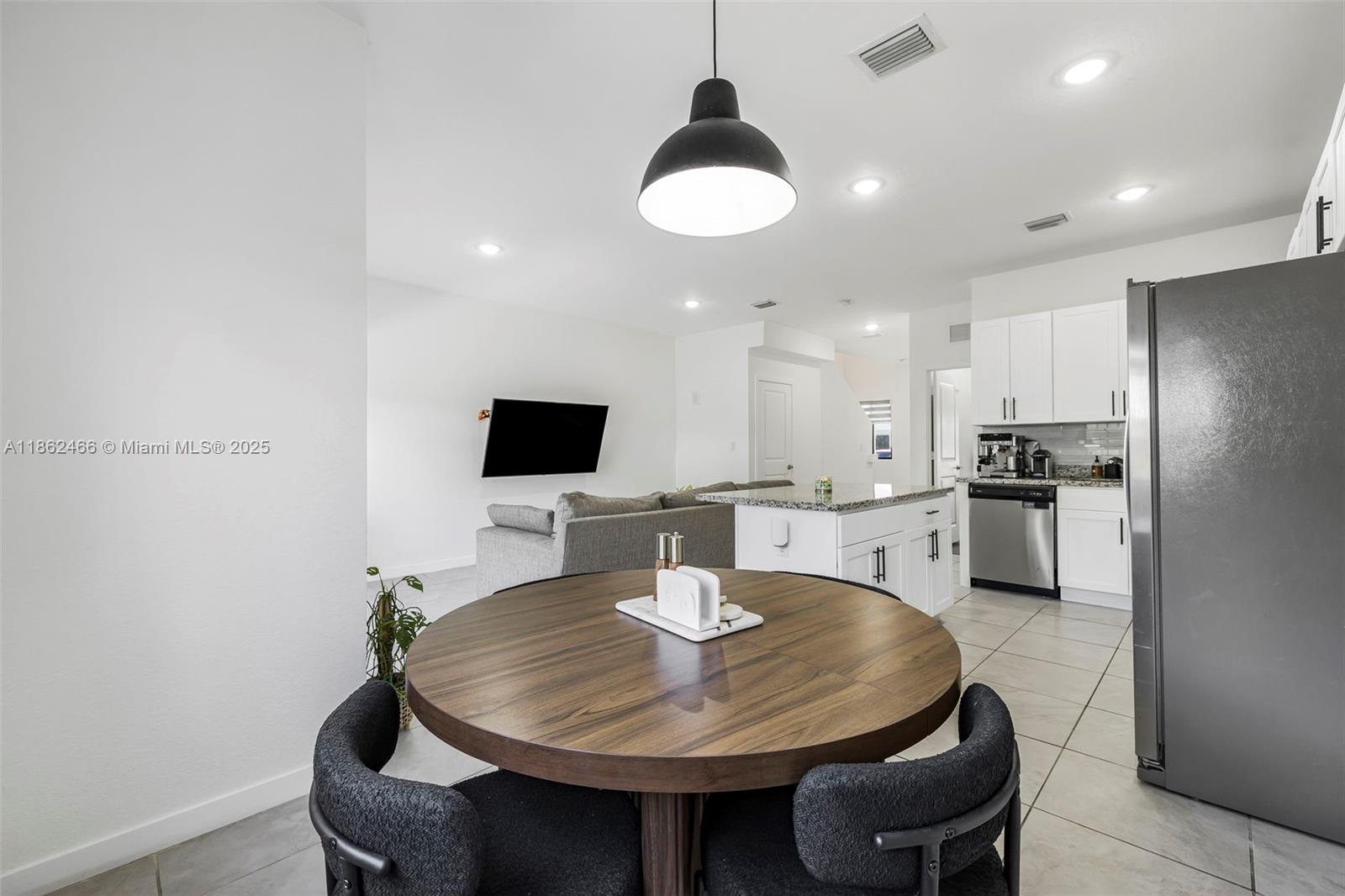 13353 Southwest 250th Terrace Homestead, FL 33032 - Photo 14 of 63