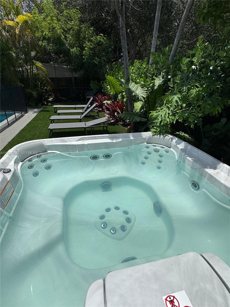 965 Northeast 171 Street Miami, FL 33162 - Photo 8 of 29