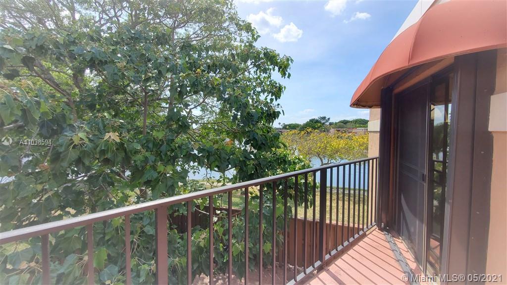 8068 Severn Drive, Unit D Boca Raton, FL 33433 - Photo 2 of 32