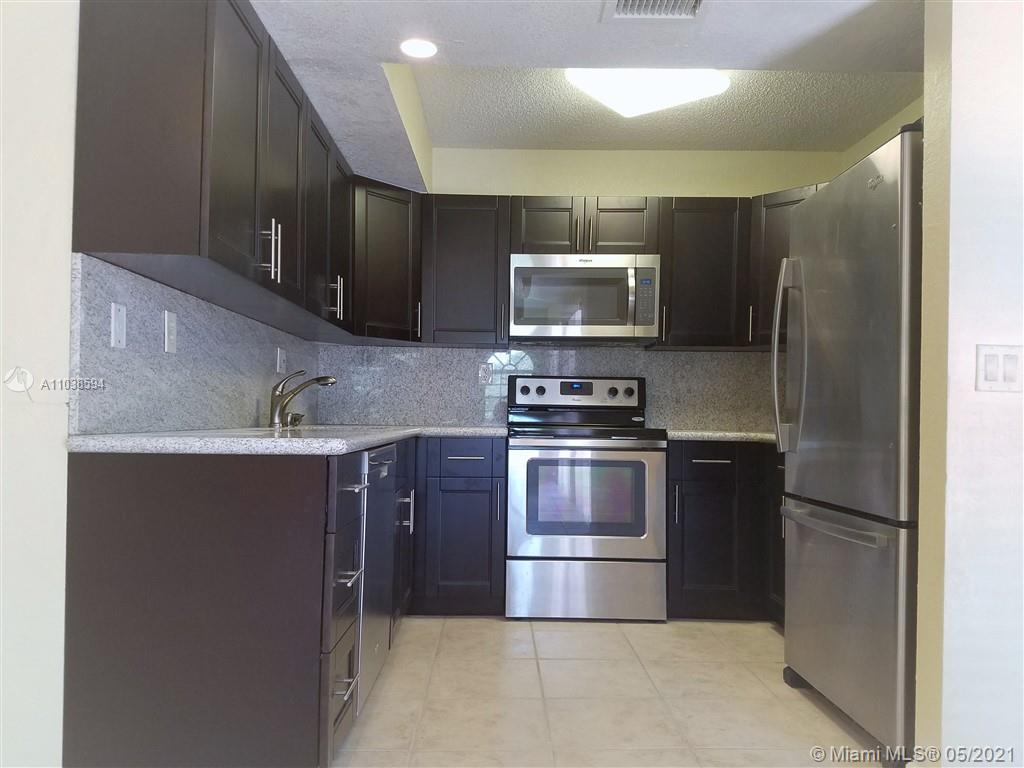 8068 Severn Drive, Unit D Boca Raton, FL 33433 - Photo 3 of 32