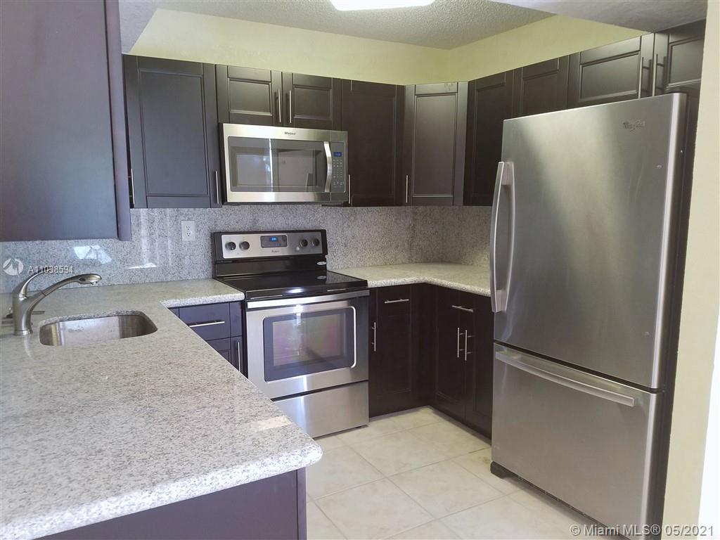 8068 Severn Drive, Unit D Boca Raton, FL 33433 - Photo 4 of 32