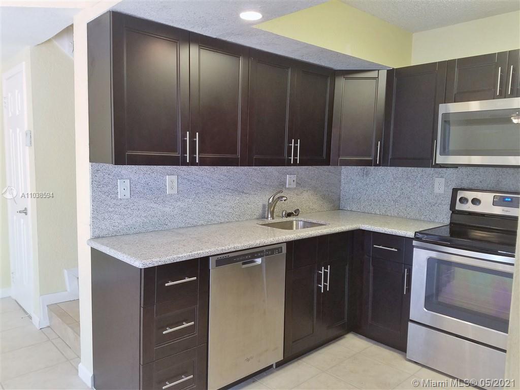 8068 Severn Drive, Unit D Boca Raton, FL 33433 - Photo 5 of 32