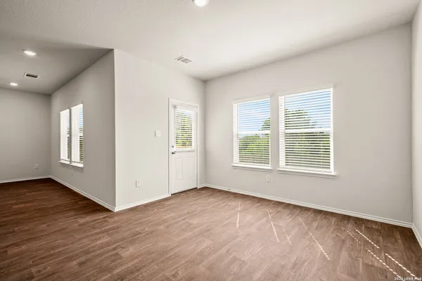 $2,400 | 14903 Pearl Flats, San Antonio, TX 78253