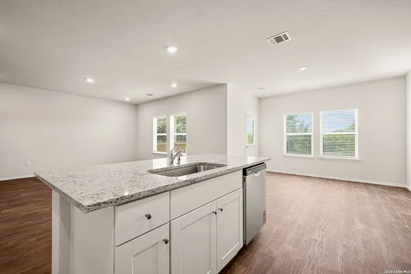 $2,400 | 14903 Pearl Flats, San Antonio, TX 78253