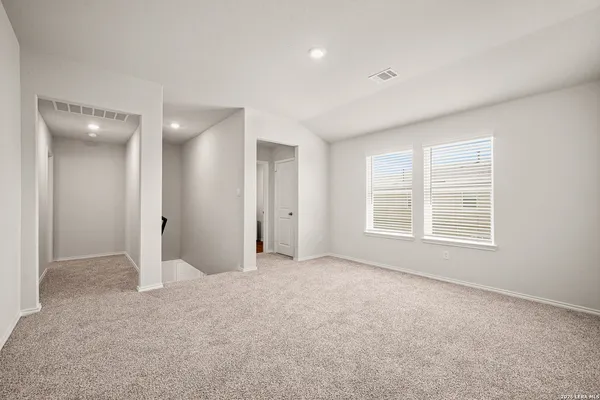 $2,400 | 14903 Pearl Flats, San Antonio, TX 78253