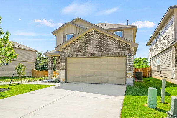 $2,400 | 14903 Pearl Flats, San Antonio, TX 78253