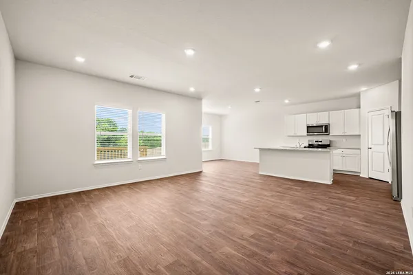 $2,400 | 14903 Pearl Flats, San Antonio, TX 78253