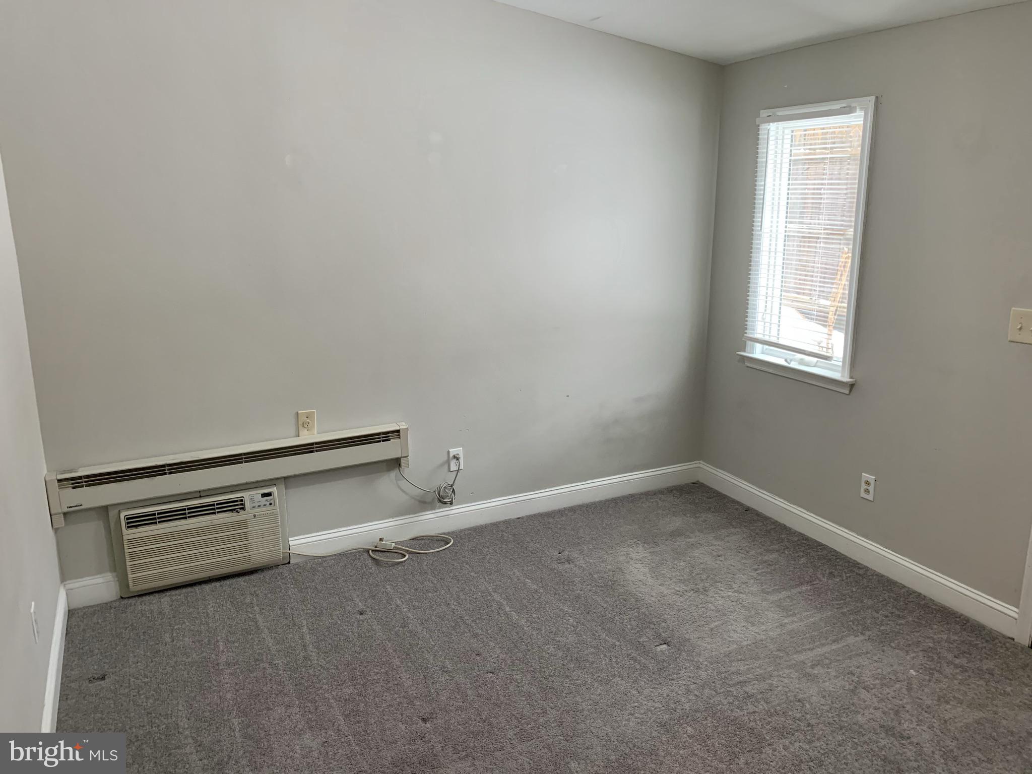 4439 Chestnut Street, Unit 1R Philadelphia, PA 19104 - Photo 17 of 22 a room with a window