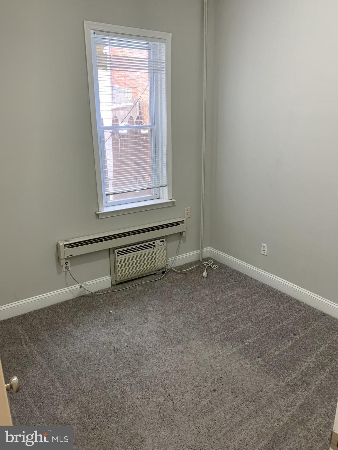 4439 Chestnut Street, Unit 1R Philadelphia, PA 19104 - Photo 8 of 22 a view of an empty room with a window