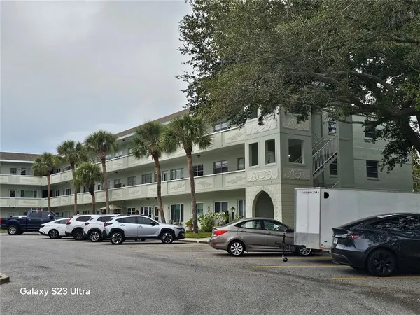 a view of parking area