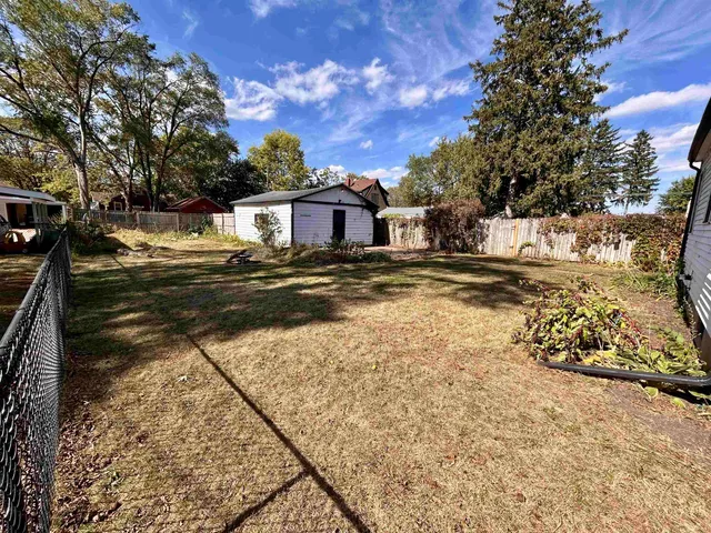 $125,000 | 2216 North Court Street, Rockford, IL 61103